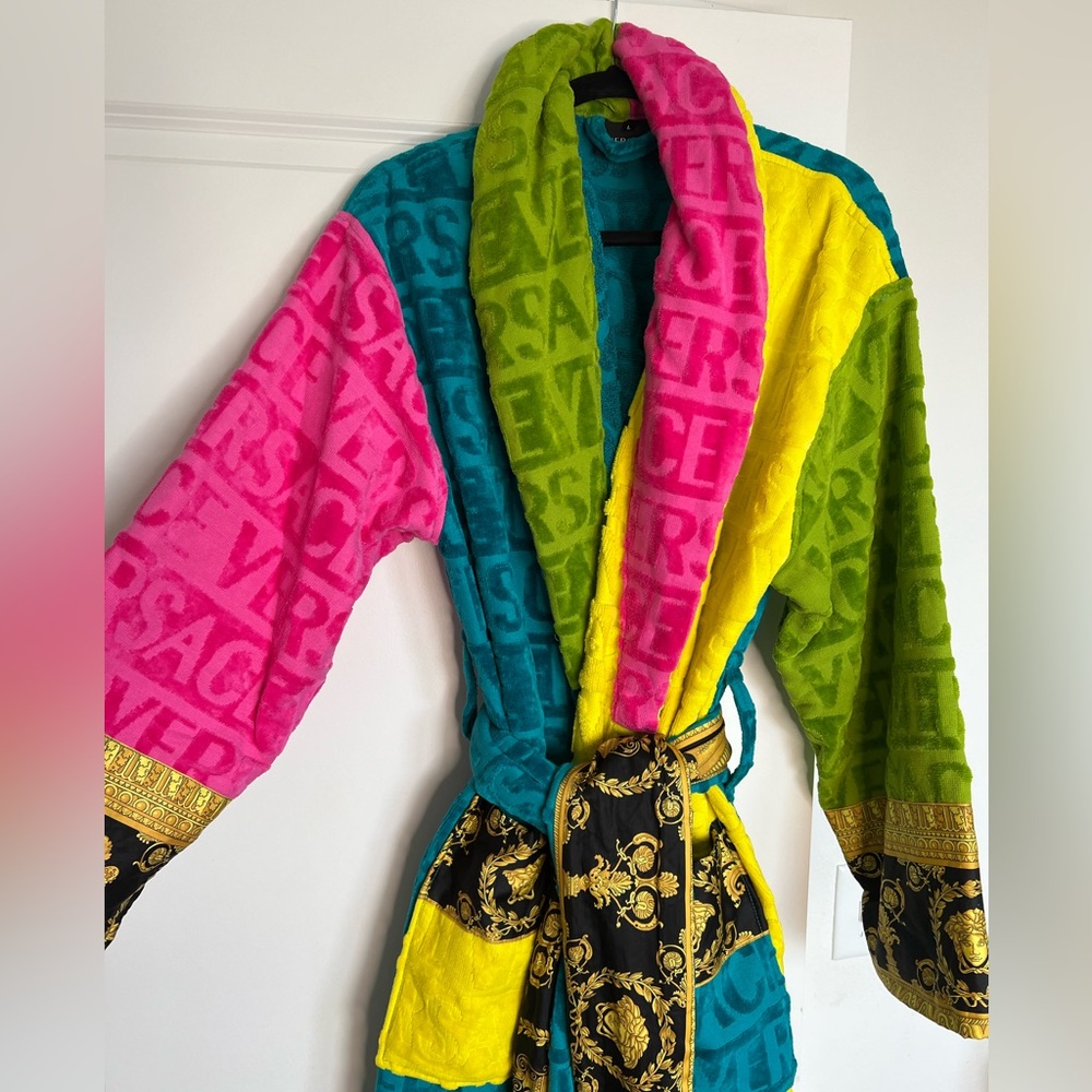 Versace Bathrobe, multicolored, like new (used once). Size Large. Authentic